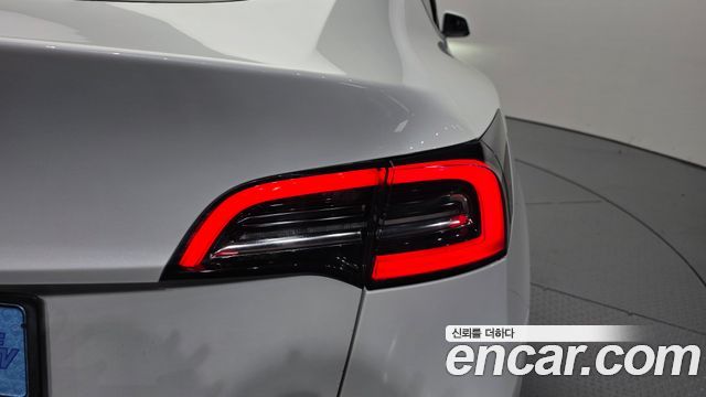 Tesla Model Y Long Range AWD 2021 — фото 23