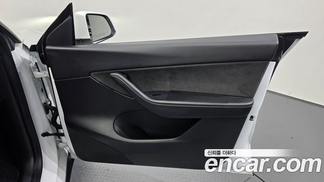 Tesla Model Y Long Range AWD 2021 — фото 25