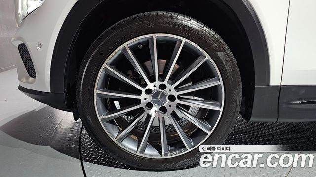 Mercedes-Benz GLB-Class (X247) GLB220 2020 — фото 5