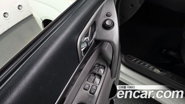 KG Mobility (SsangYong) Korando Turismo 4WD GT 11-seater 2014 — фото 19