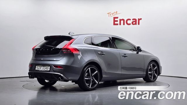 Volvo V40 D4 2nd 2016 — фото 2