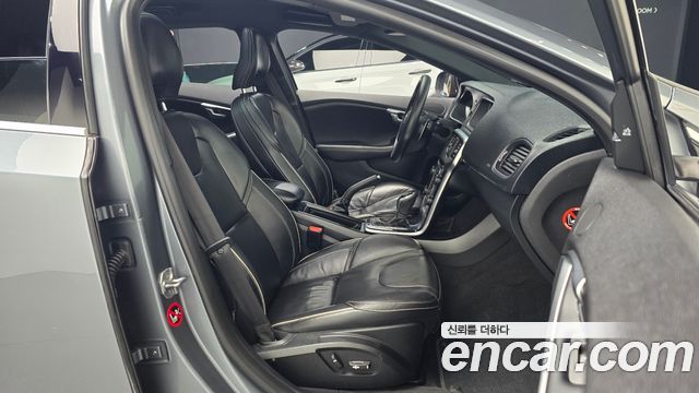 Volvo V40 D4 2nd 2016 — фото 10