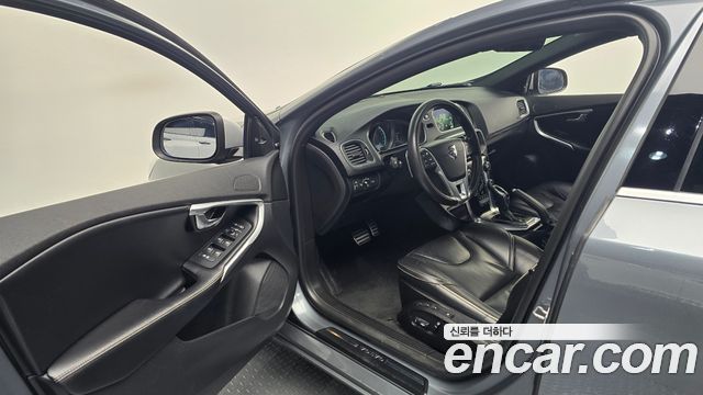 Volvo V40 D4 2nd 2016 — фото 11