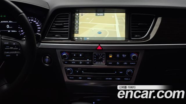 Genesis G80 3.3 GDI AWD Premium Luxury 2017 — фото 15