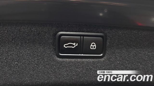 Genesis G80 3.3 GDI AWD Premium Luxury 2017 — фото 35