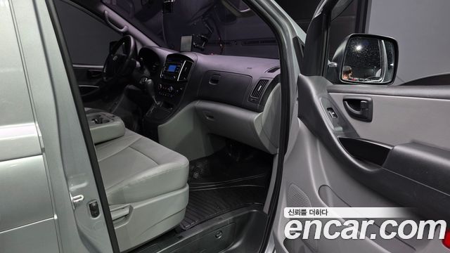 Hyundai Grand Starex Wagon 12-Seater Smart 2019 — фото 11