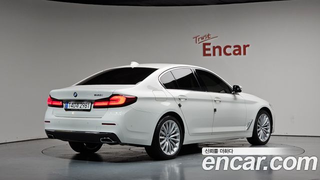 BMW 5 Series (G30) 530i Luxury 2023 — фото 2