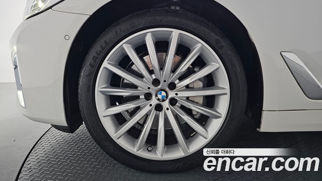 BMW 5 Series (G30) 530i Luxury 2023 — фото 5