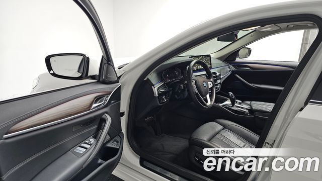 BMW 5 Series (G30) 530i Luxury 2023 — фото 10
