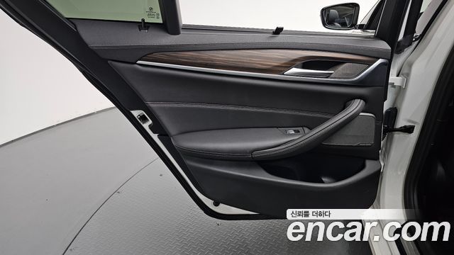 BMW 5 Series (G30) 530i Luxury 2023 — фото 31