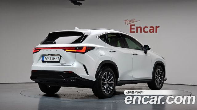 Lexus NX450h+ (II) Premium 2022 — фото 2
