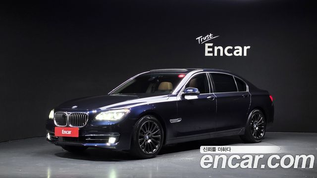 BMW 7 Series (F01) 740Li