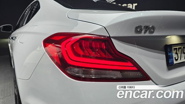 Genesis G70 2.0T Elite 2019 — фото 23