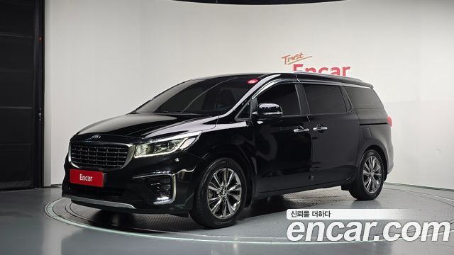 Kia Carnival 9-Seater Luxury 2020 — фото 1