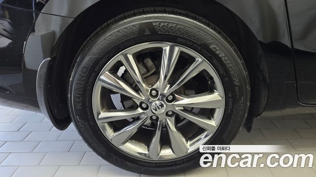 Kia Carnival 9-Seater Luxury 2020 — фото 5