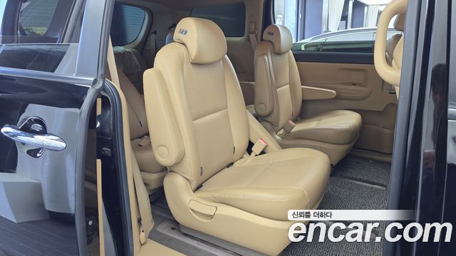 Kia Carnival 9-Seater Luxury 2020 — фото 11