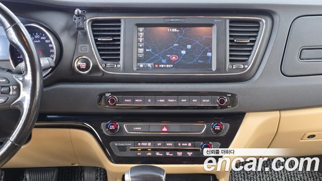Kia Carnival 9-Seater Luxury 2020 — фото 12