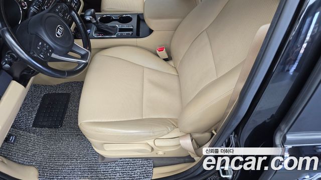 Kia Carnival 9-Seater Luxury 2020 — фото 17