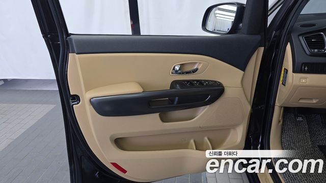 Kia Carnival 9-Seater Luxury 2020 — фото 24