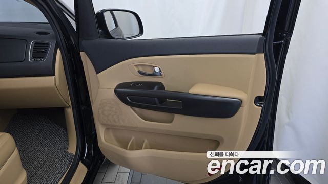 Kia Carnival 9-Seater Luxury 2020 — фото 25
