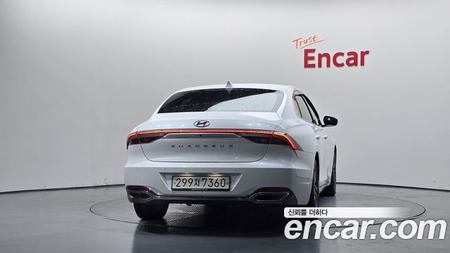 Hyundai Grandeur (IG) 3.0 LPi (Taxi) Deluxe VIP Pack 2022 — фото 4
