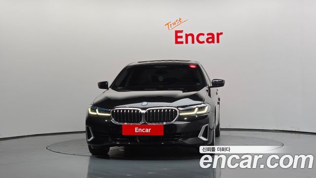 BMW 5 Series (G30) 530e Luxury 2023 — фото 3