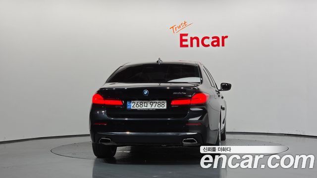BMW 5 Series (G30) 530e Luxury 2023 — фото 4