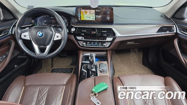 BMW 5 Series (G30) 530e Luxury 2023 — фото 7