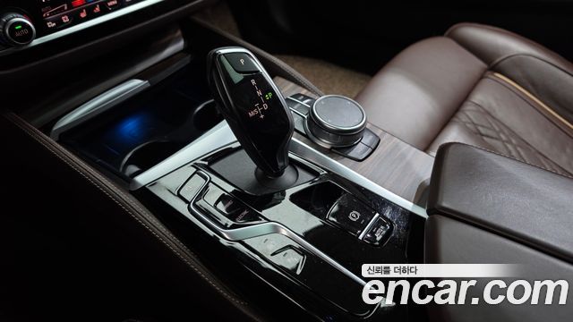 BMW 5 Series (G30) 530e Luxury 2023 — фото 9