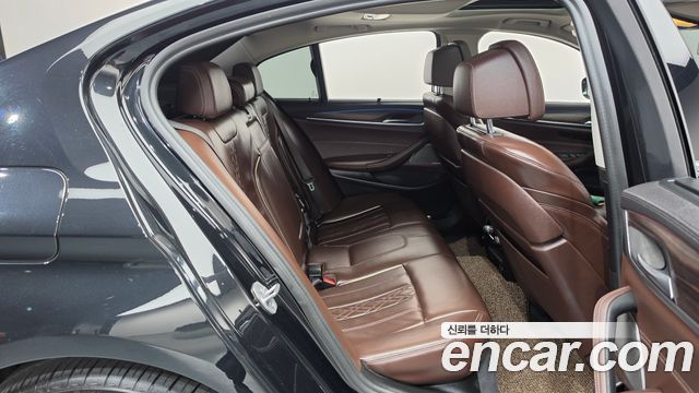 BMW 5 Series (G30) 530e Luxury 2023 — фото 14
