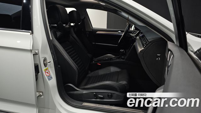 Volkswagen Passat GT (B8) 2.0 TDI Prestige 2021 — фото 10