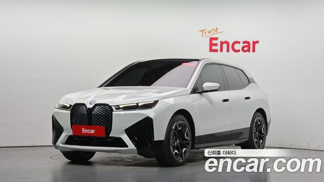 BMW iX xDrive50 Sports Plus 2022 — фото 11