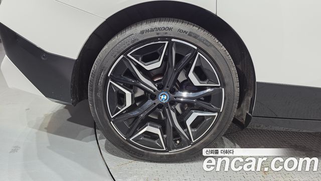 BMW iX xDrive50 Sports Plus 2022 — фото 5