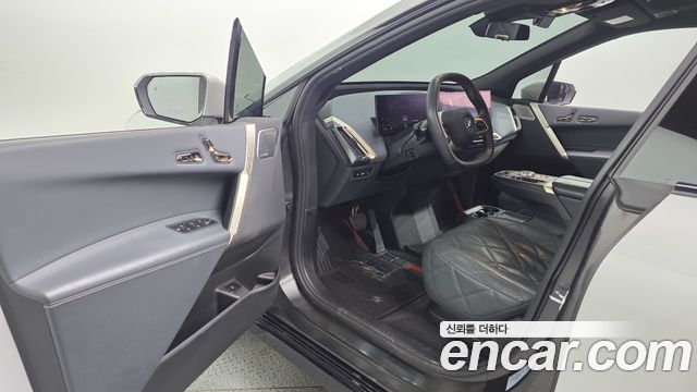 BMW iX xDrive50 Sports Plus 2022 — фото 10