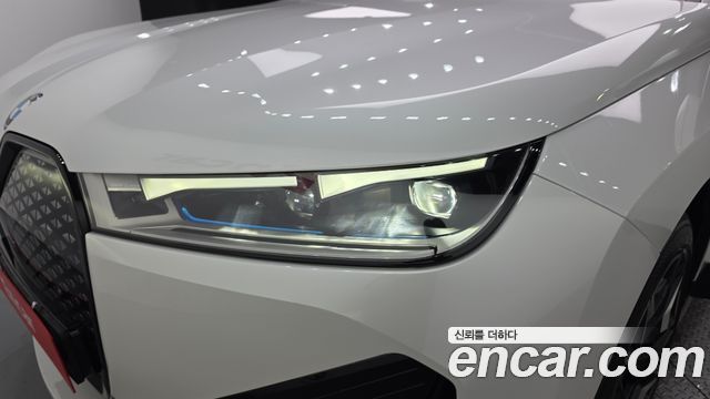 BMW iX xDrive50 Sports Plus 2022 — фото 28