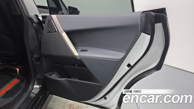 BMW iX xDrive50 Sports Plus 2022 — фото 31