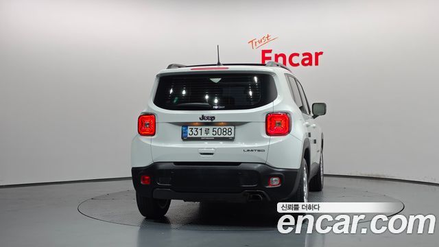 Jeep Renegade 2.4 Limited 2021 — фото 4