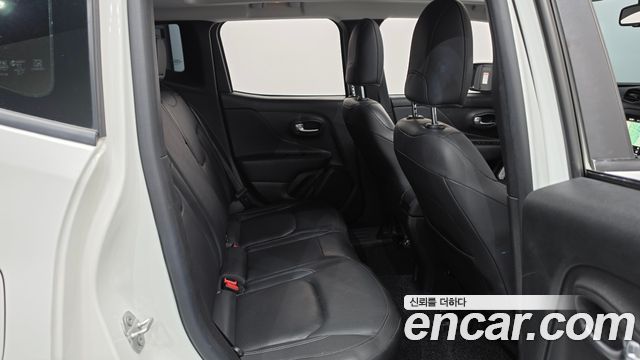Jeep Renegade 2.4 Limited 2021 — фото 15