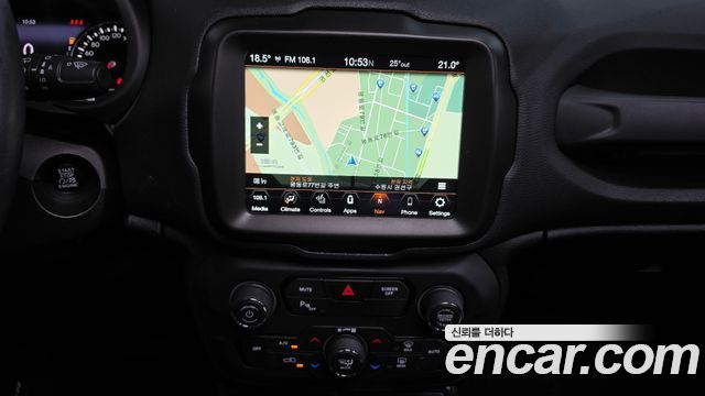 Jeep Renegade 2.4 Limited 2021 — фото 16