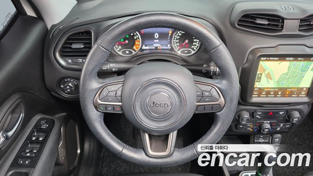 Jeep Renegade 2.4 Limited 2021 — фото 17