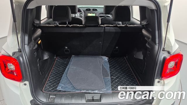 Jeep Renegade 2.4 Limited 2021 — фото 21