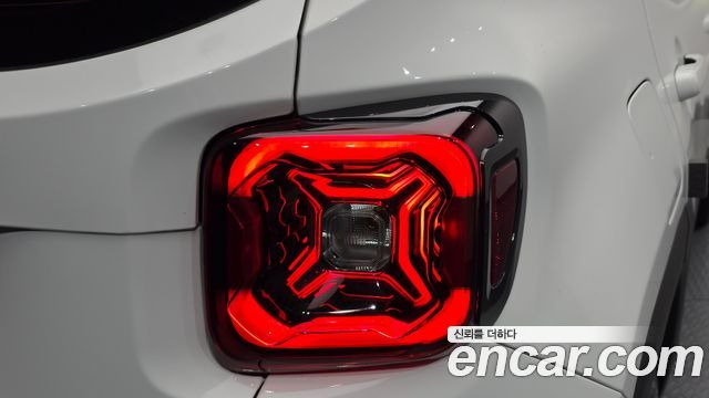 Jeep Renegade 2.4 Limited 2021 — фото 29