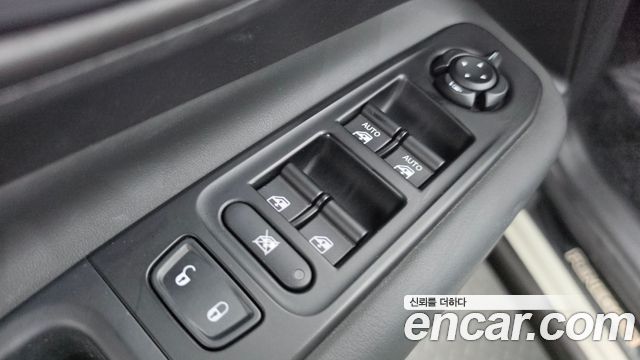 Jeep Renegade 2.4 Limited 2021 — фото 33