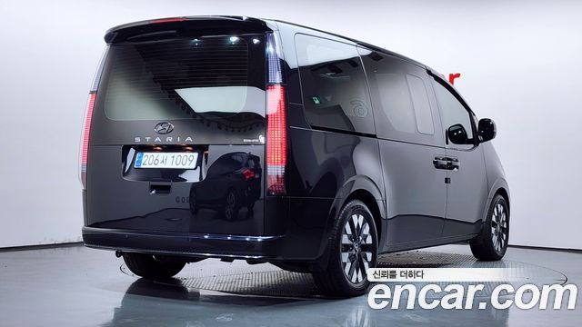 Hyundai Staria L3.5 Lounge 9-Seater Inspiration 2024 — фото 2