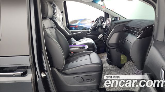 Hyundai Staria L3.5 Lounge 9-Seater Inspiration 2024 — фото 11