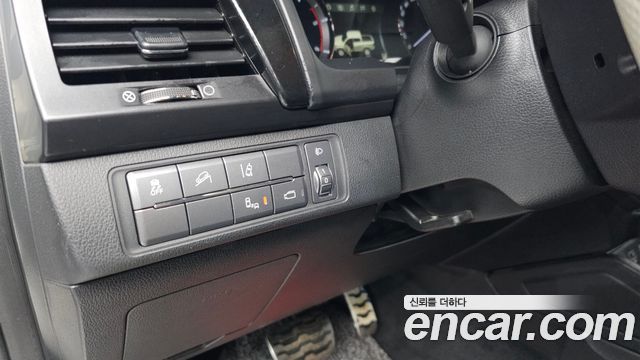 KG Mobility (SsangYong) Rexton Sports Khan Diesel 2.2 4WD Dynamic Edition (5-Link) 2021 — фото 16