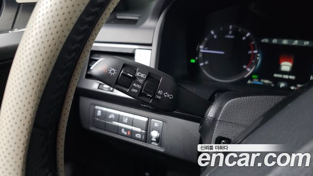 KG Mobility (SsangYong) Rexton Sports Khan Diesel 2.2 4WD Dynamic Edition (5-Link) 2021 — фото 17