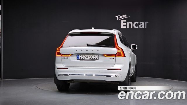 Volvo XC60 (II) B5 Ultimate Bright 2023 — фото 4