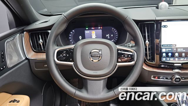 Volvo XC60 (II) B5 Ultimate Bright 2023 — фото 12