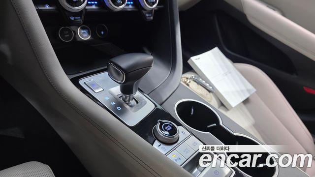 Genesis G70 Shooting Brake Gasoline 2.0T 4WD 2023 — фото 9